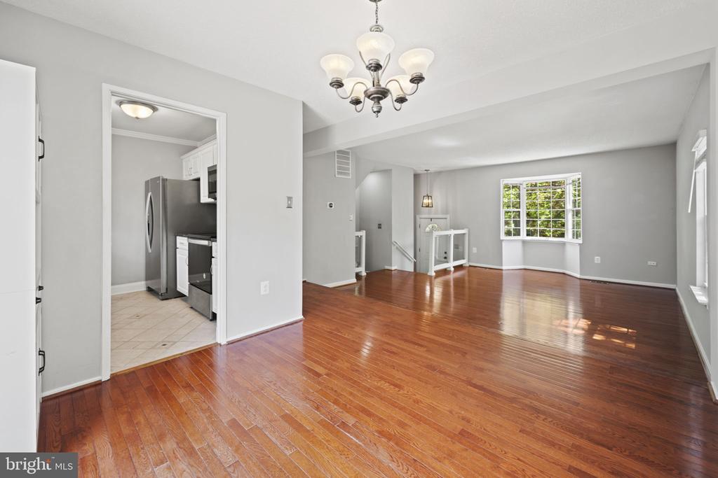 2362 HUNTERS SQUARE COURT