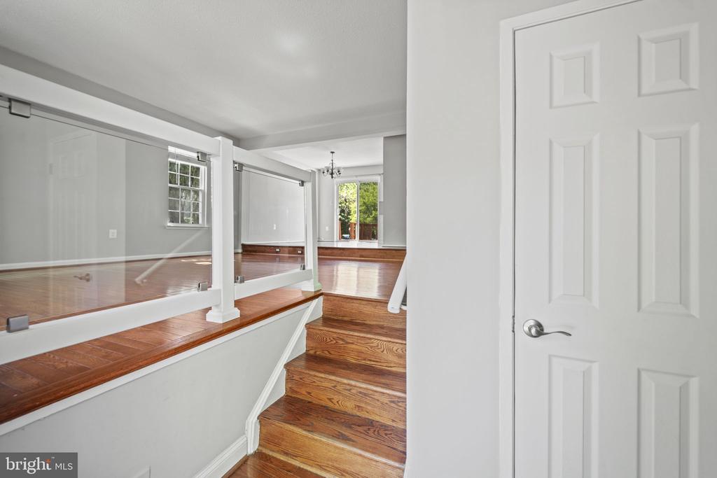 2362 HUNTERS SQUARE COURT