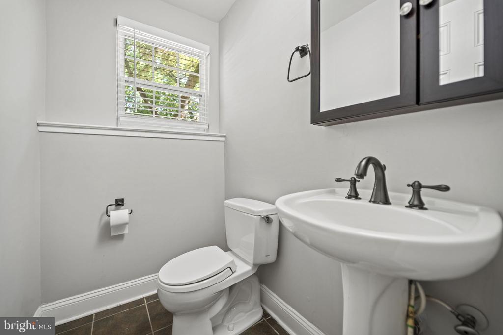 2362 HUNTERS SQUARE COURT