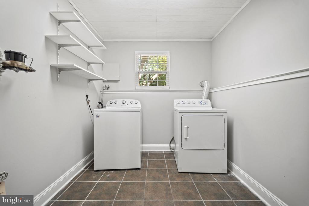 2362 HUNTERS SQUARE COURT