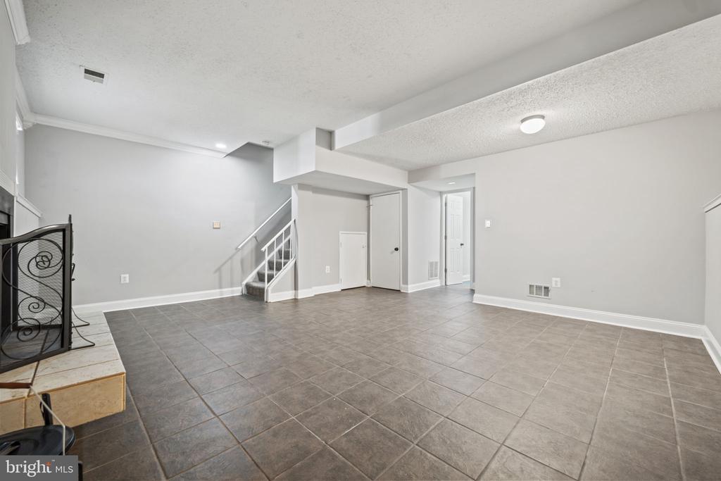 2362 HUNTERS SQUARE COURT