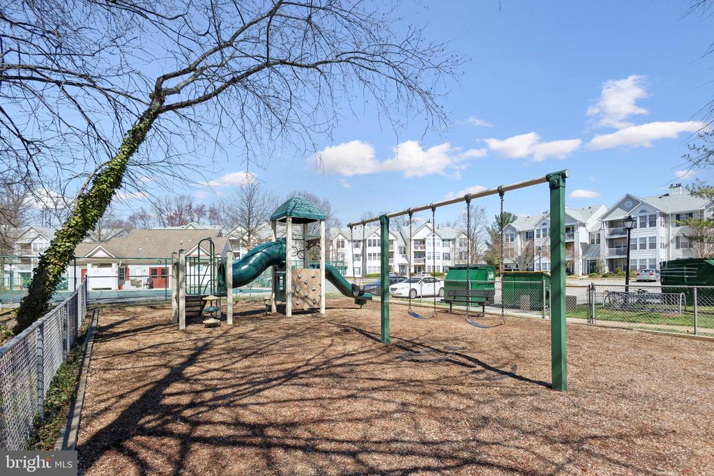 7514 SNOWPEA COURT G