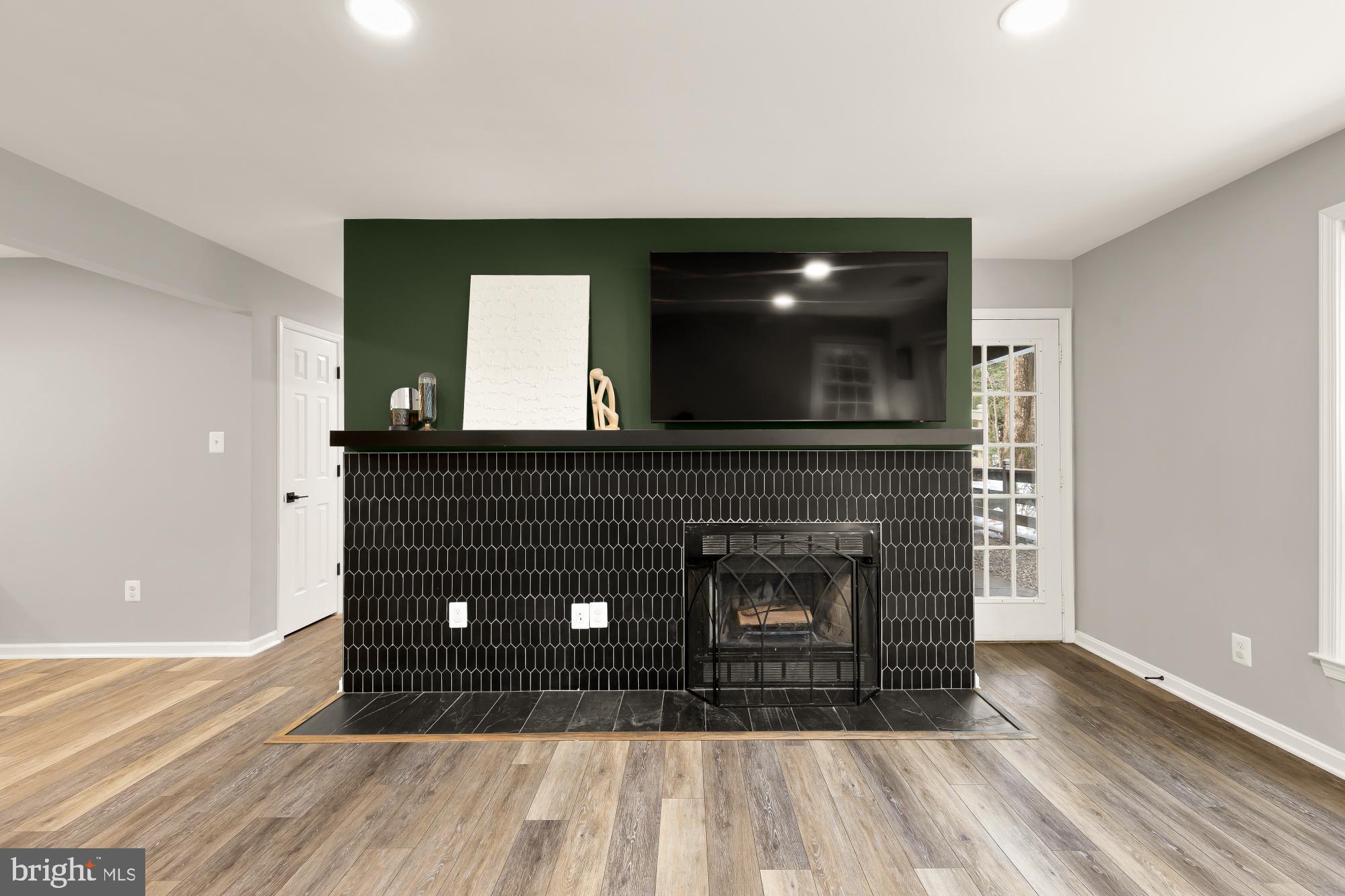 2221 LOVEDALE LANE 202B