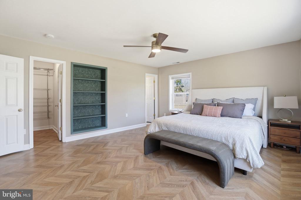 8804 OAK LEAF DRIVE