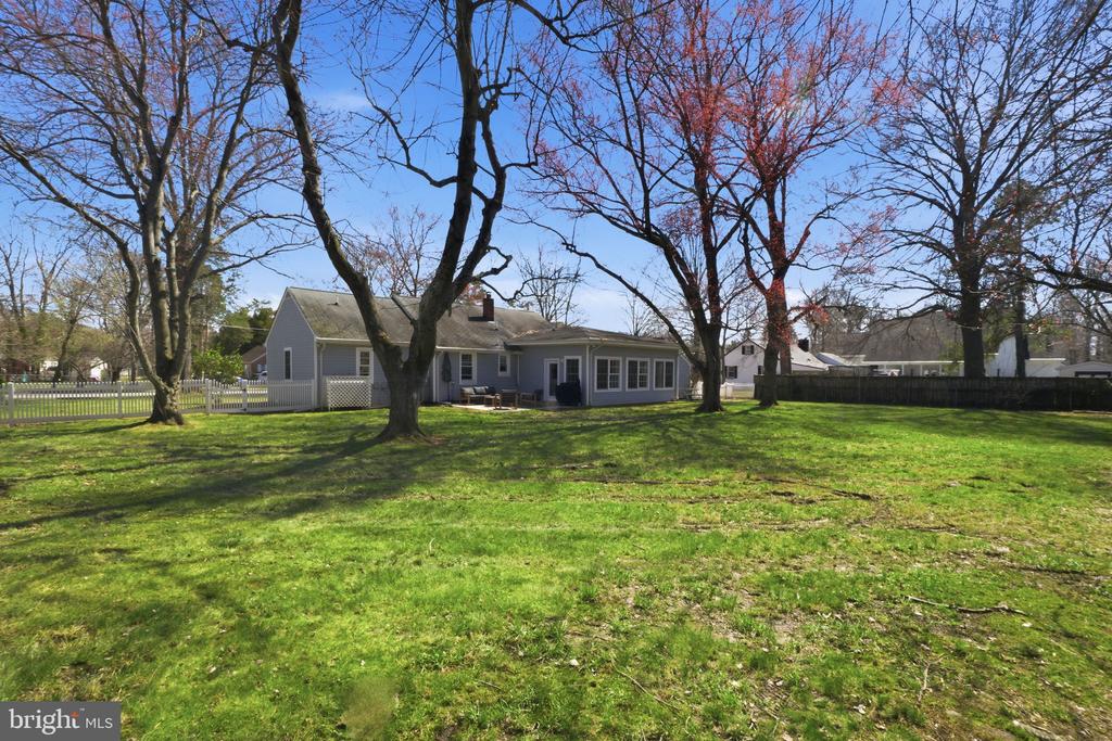 8804 OAK LEAF DRIVE