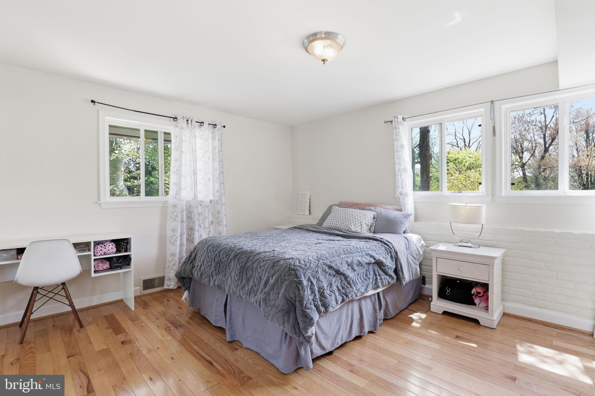 6811 VALLEY BROOK DRIVE