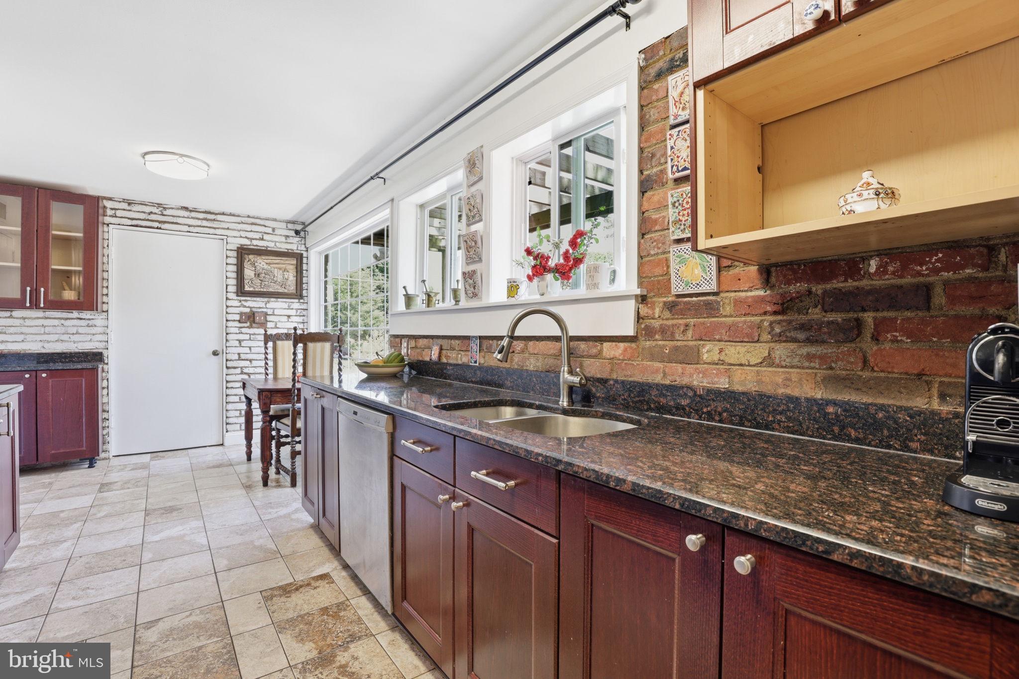 6811 VALLEY BROOK DRIVE