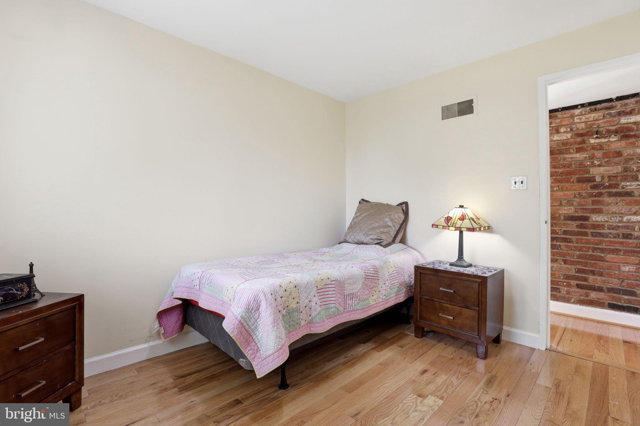 6811 VALLEY BROOK DRIVE
