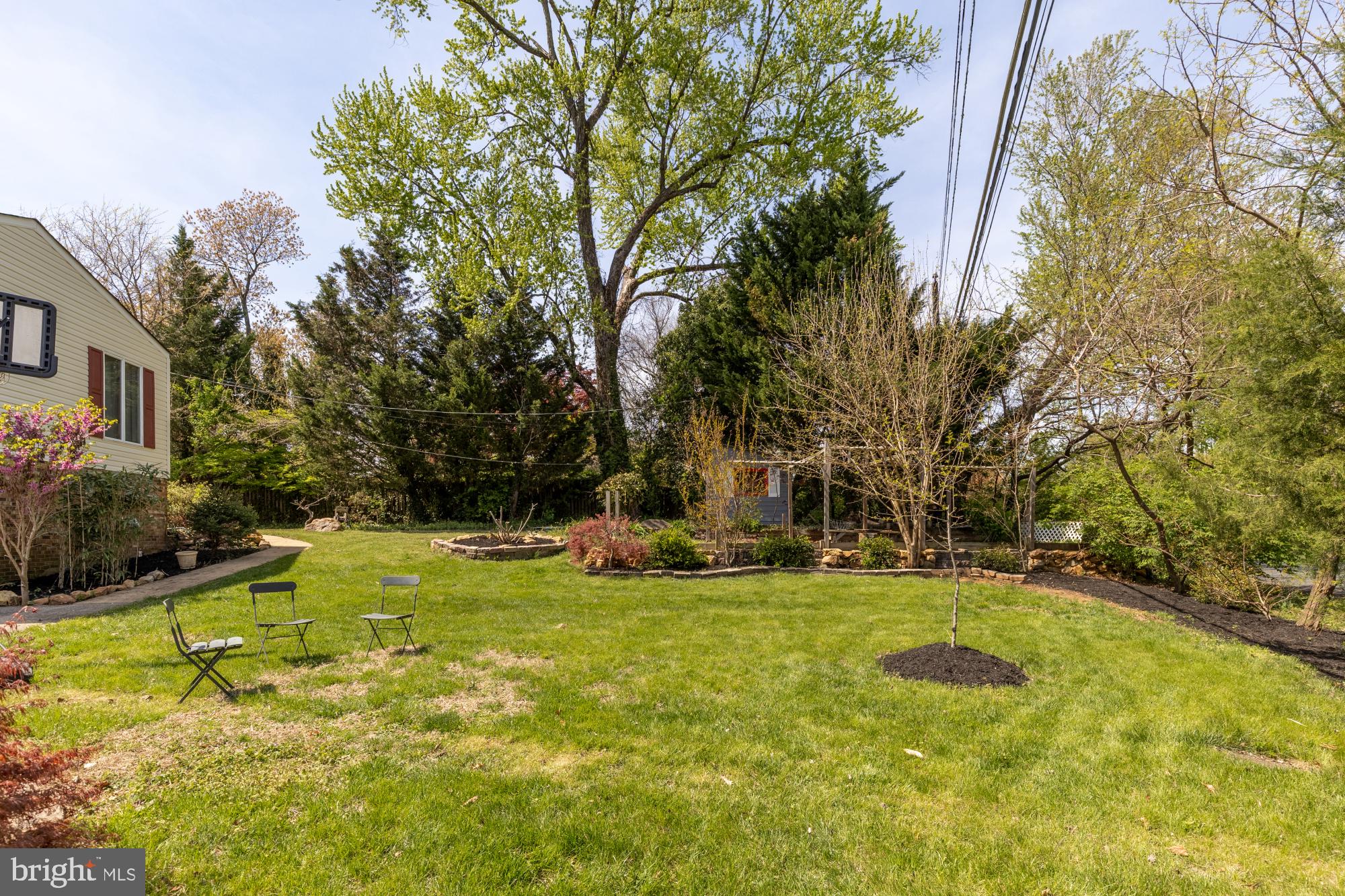 6811 VALLEY BROOK DRIVE
