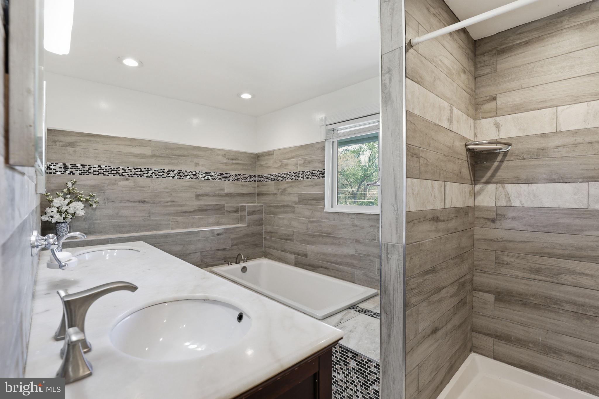 6811 VALLEY BROOK DRIVE