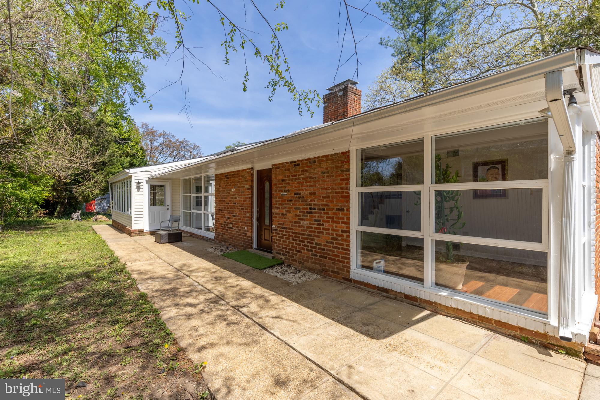 6811 VALLEY BROOK DRIVE
