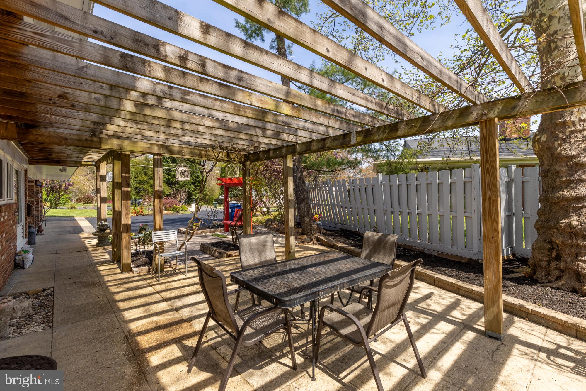 6811 VALLEY BROOK DRIVE