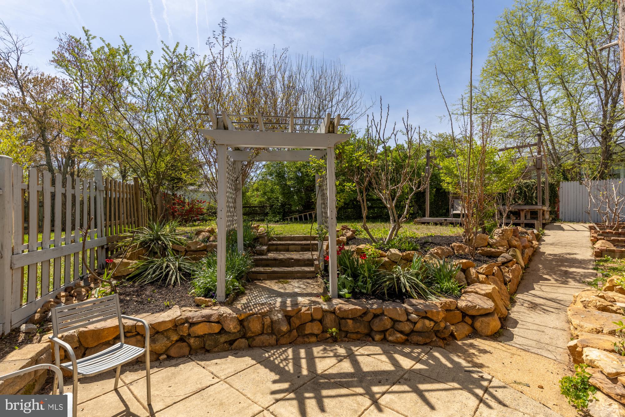 6811 VALLEY BROOK DRIVE