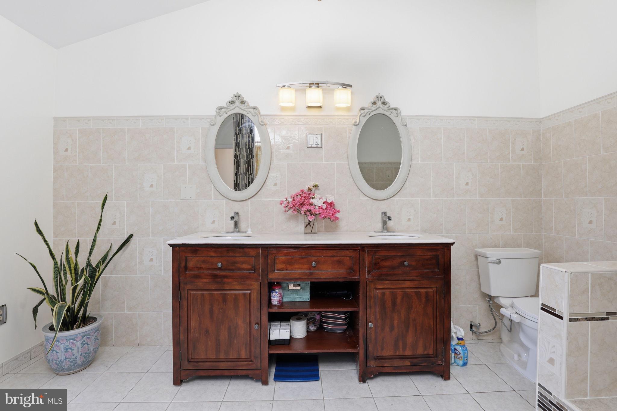 6811 VALLEY BROOK DRIVE