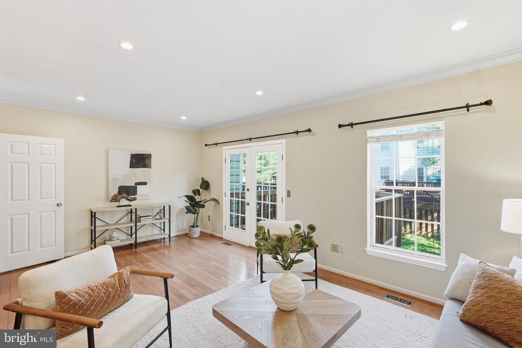 6005 PIECO COURT