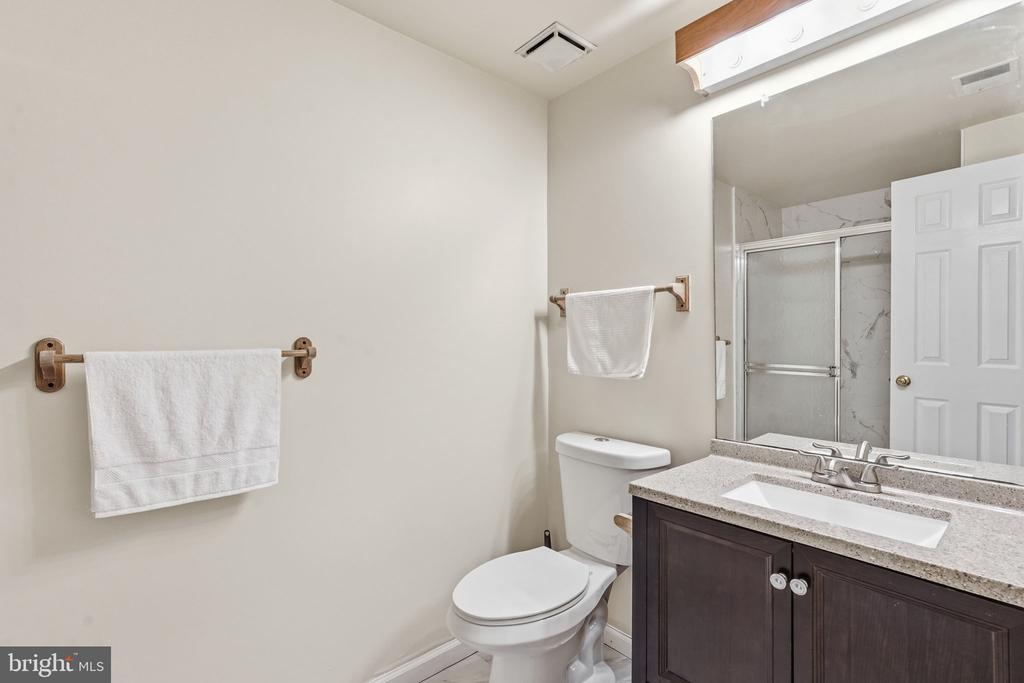 6005 PIECO COURT