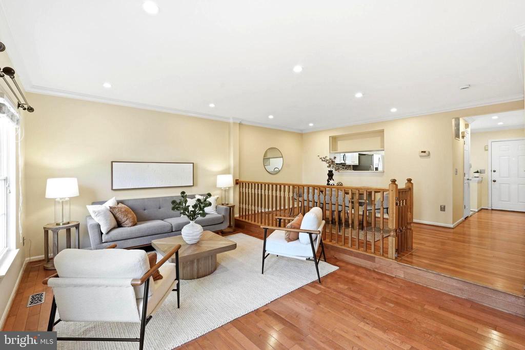 6005 PIECO COURT
