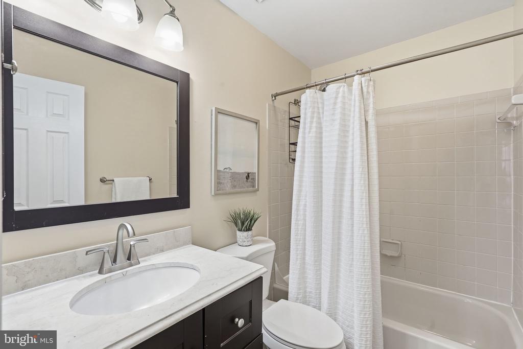 6005 PIECO COURT