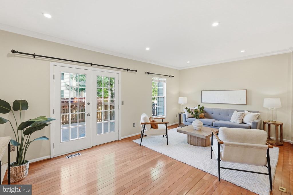 6005 PIECO COURT