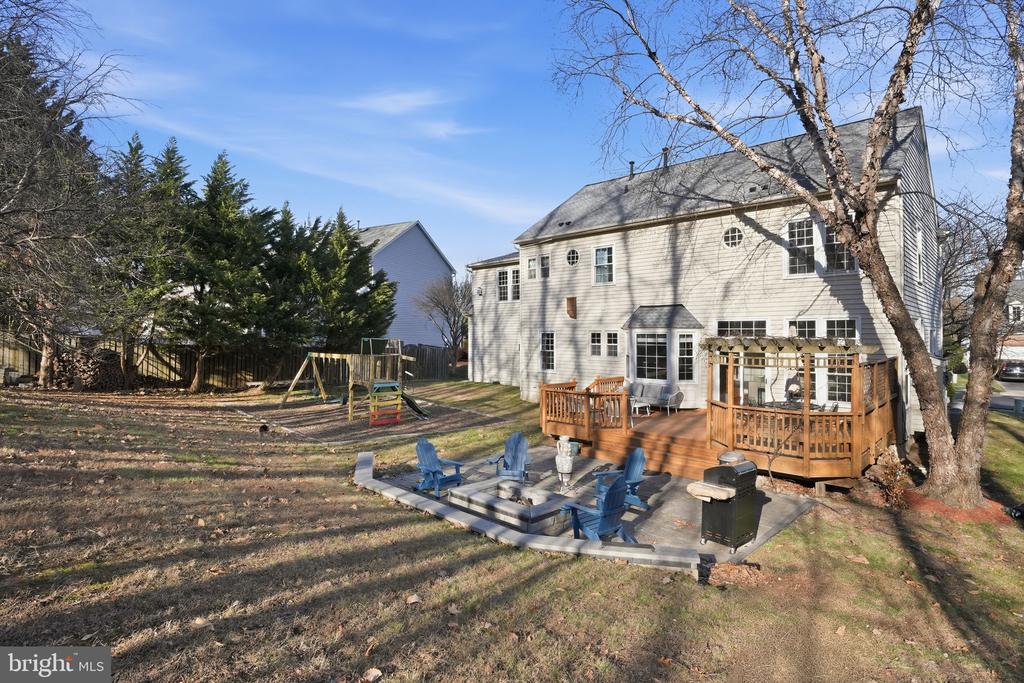 5012 WHISPER WILLOW DRIVE