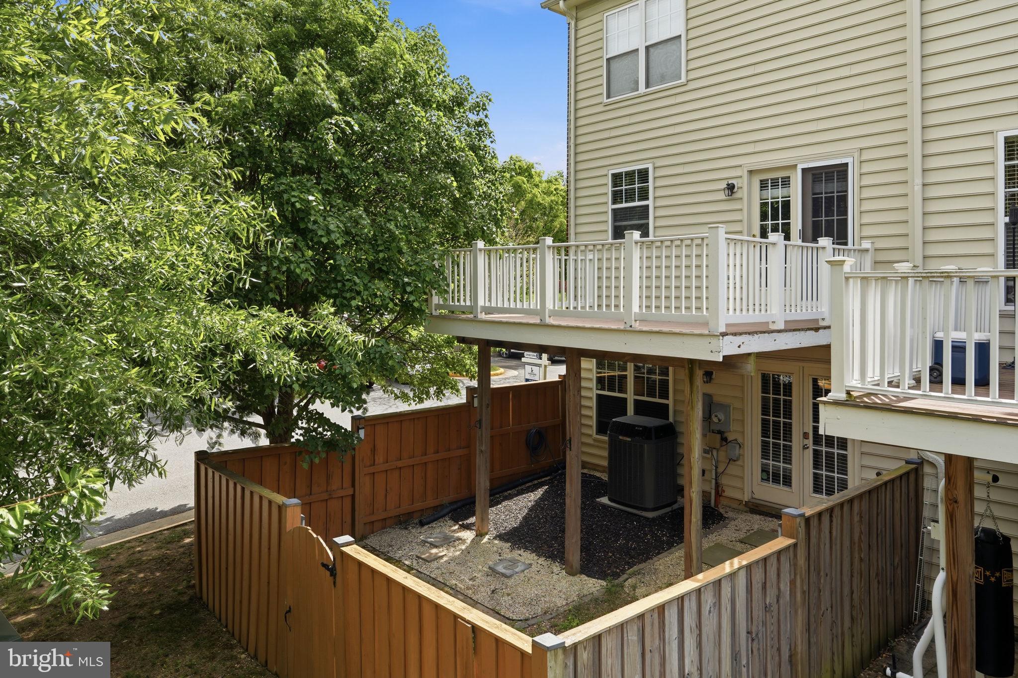 8102 DOVE COTTAGE COURT