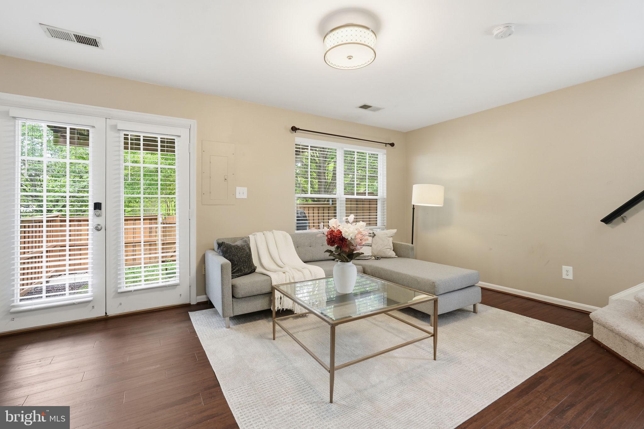 8102 DOVE COTTAGE COURT