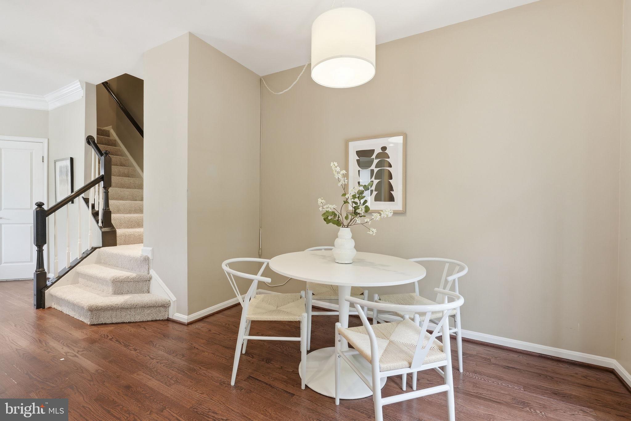 8102 DOVE COTTAGE COURT