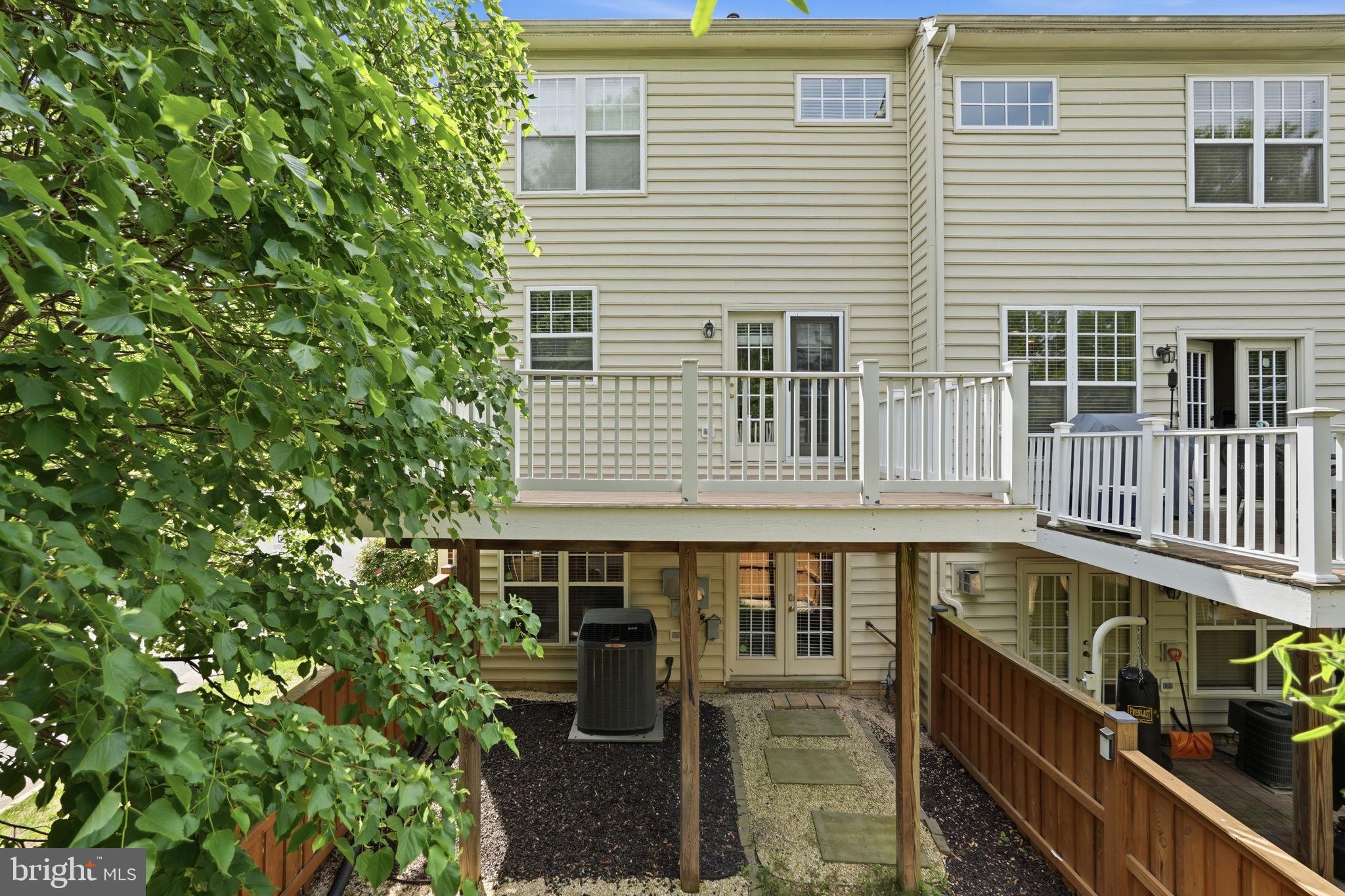 8102 DOVE COTTAGE COURT