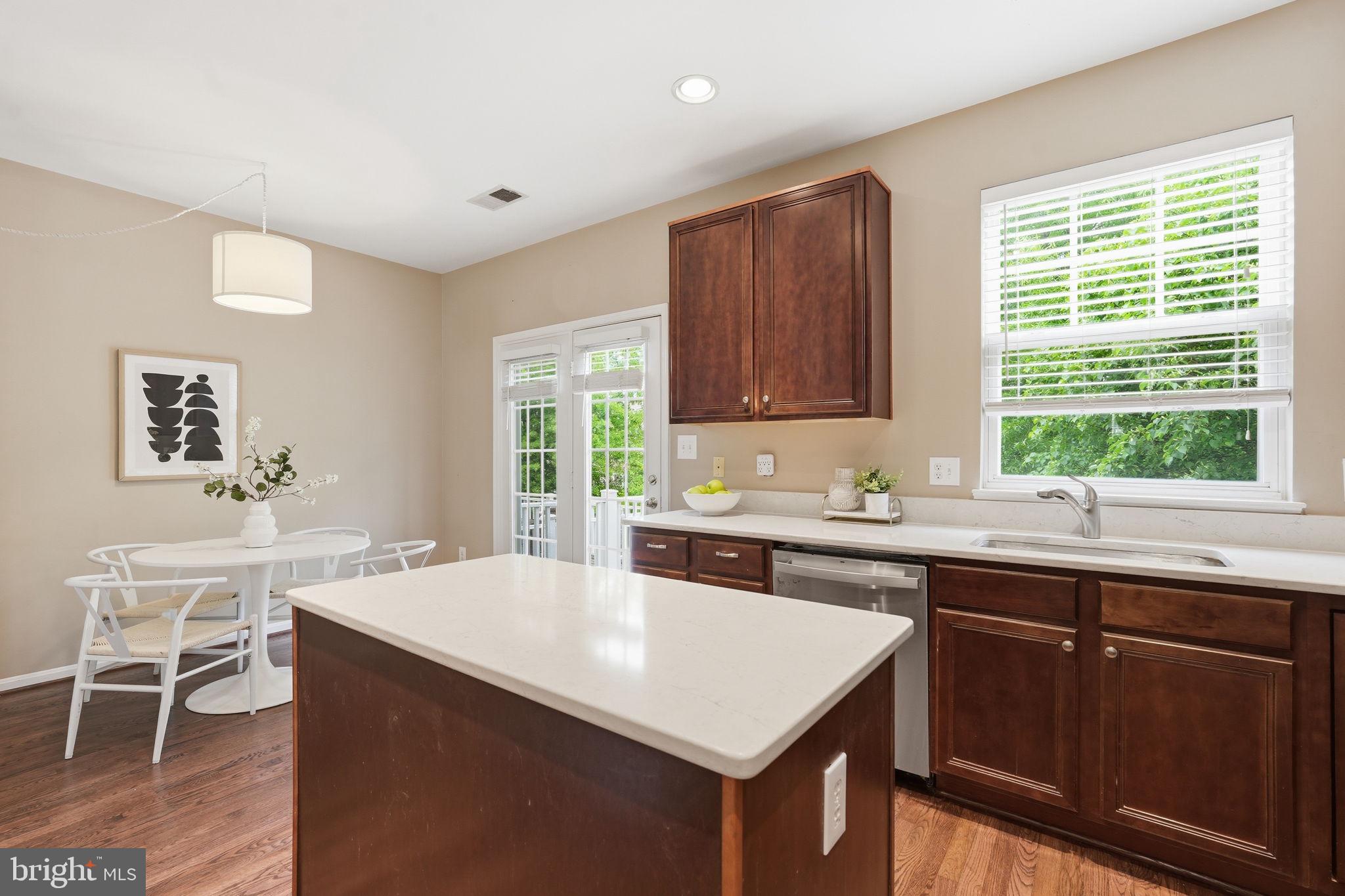 8102 DOVE COTTAGE COURT