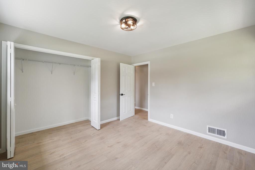 5317 OLDCASTLE LANE
