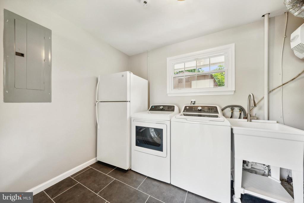 5317 OLDCASTLE LANE