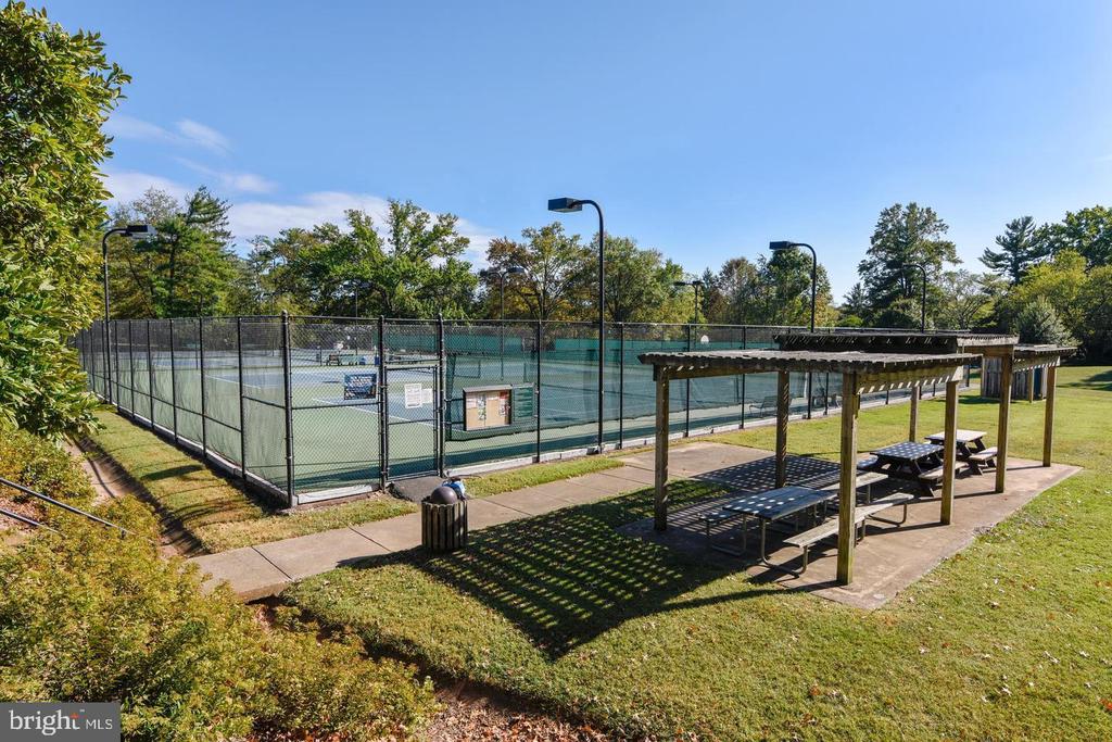 11500 FAIRWAY DRIVE 606