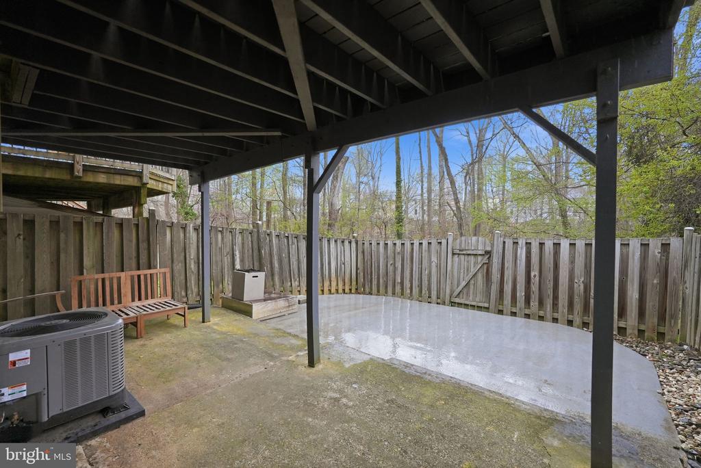 5672 KIRKHAM COURT