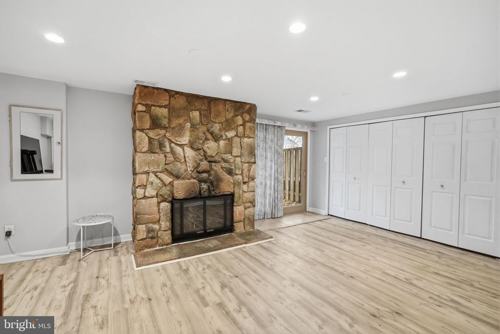 5672 KIRKHAM COURT