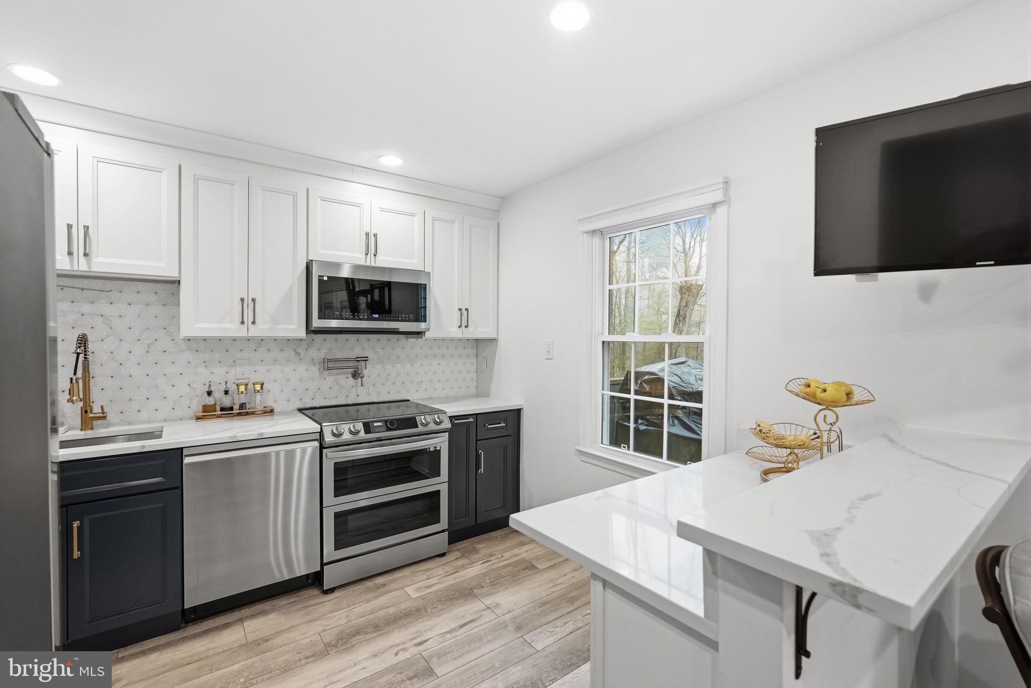 5672 KIRKHAM COURT