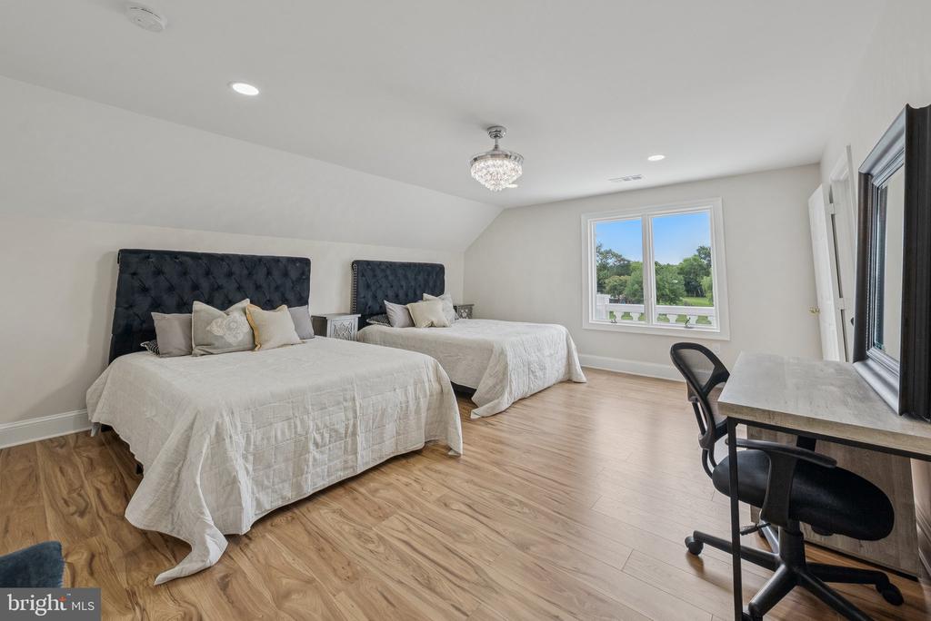 606 BROCKMAN COURT