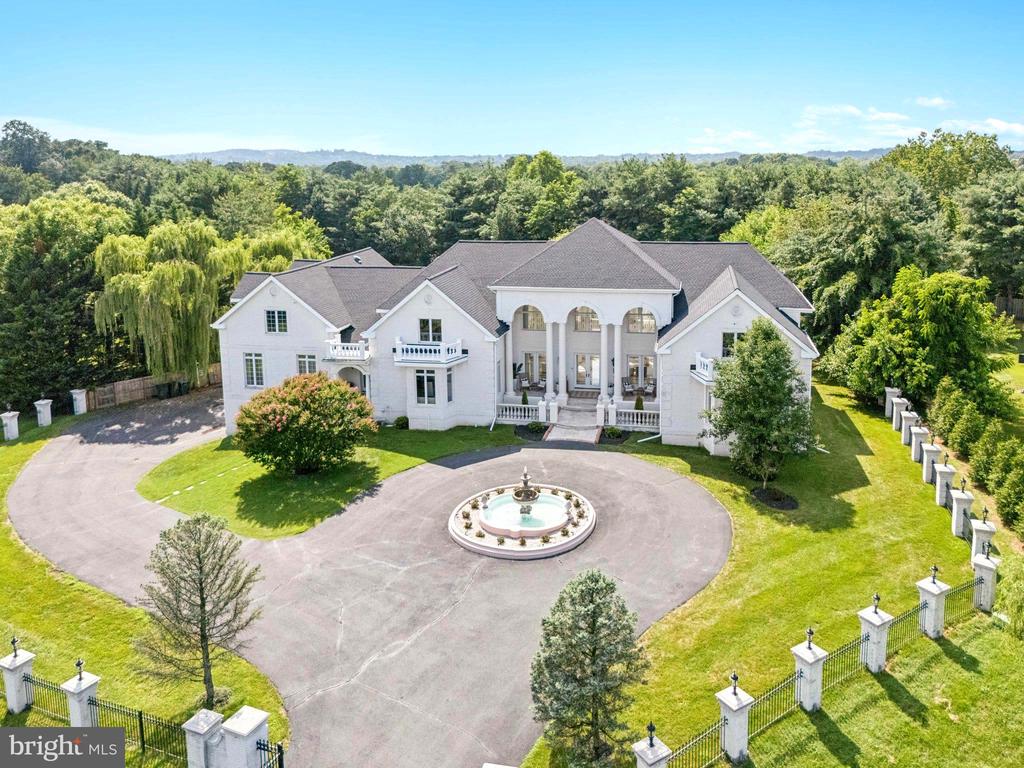 606 BROCKMAN COURT