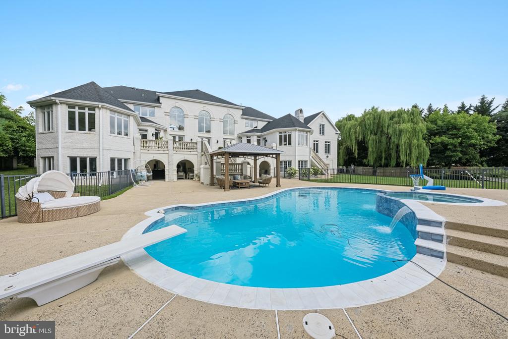 606 BROCKMAN COURT
