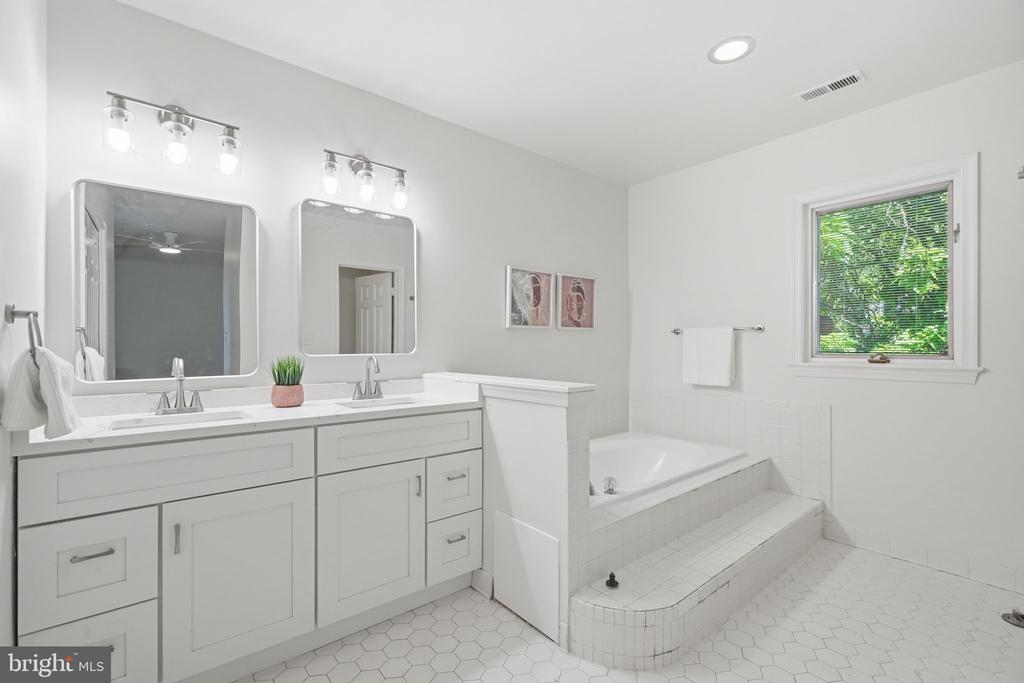 1462 HAMPTON HILL CIRCLE