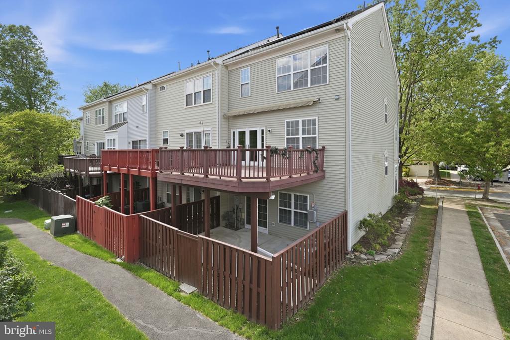 2167 CAPSTONE CIRCLE