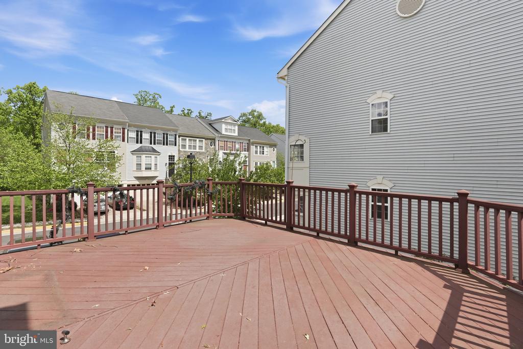 2167 CAPSTONE CIRCLE
