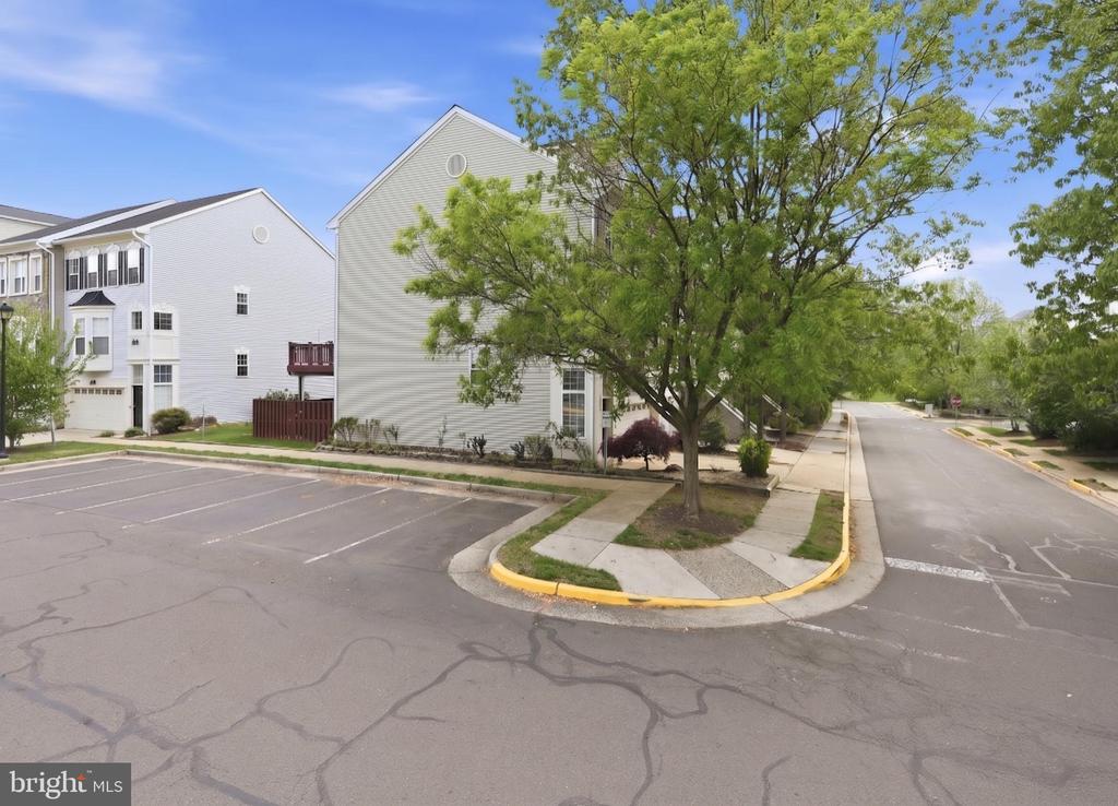 2167 CAPSTONE CIRCLE