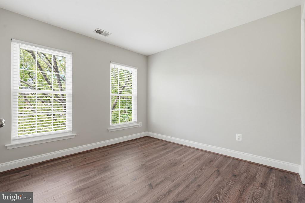2167 CAPSTONE CIRCLE