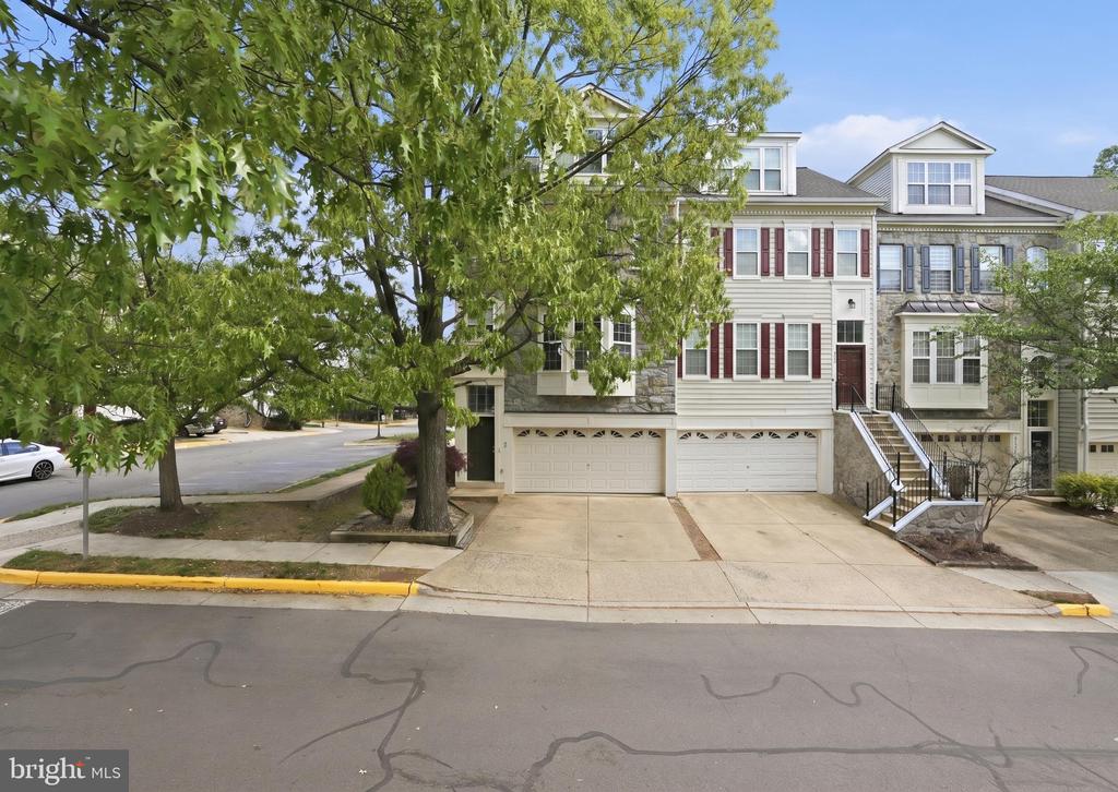 2167 CAPSTONE CIRCLE
