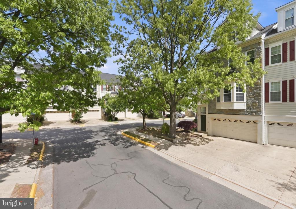 2167 CAPSTONE CIRCLE