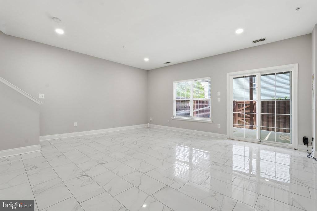 2167 CAPSTONE CIRCLE