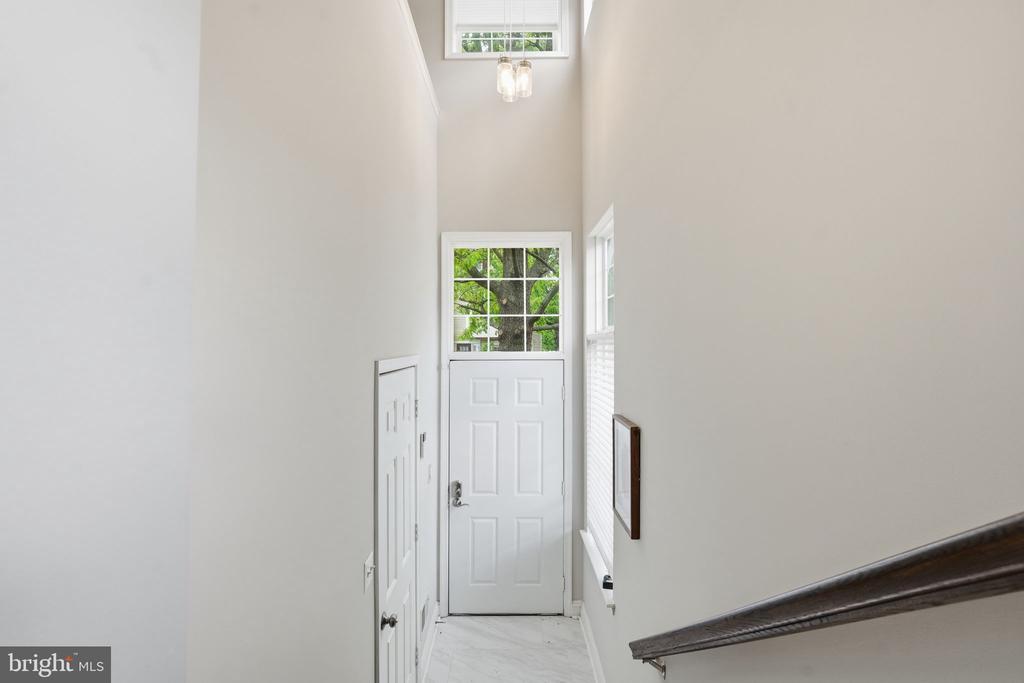 2167 CAPSTONE CIRCLE