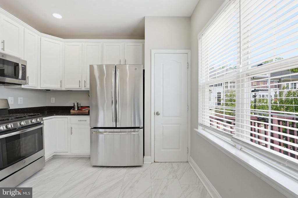 2167 CAPSTONE CIRCLE