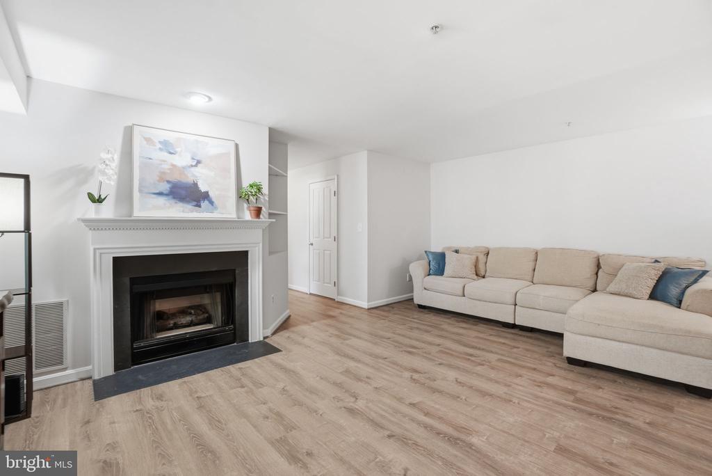 4116 MONUMENT COURT G 204