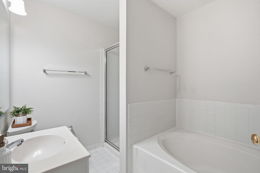 4116 MONUMENT COURT G 204